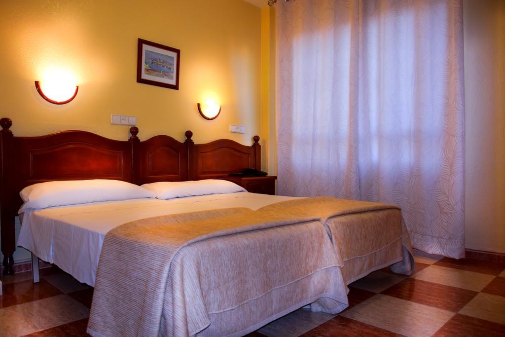 المرية Hotel Sevilla الغرفة الصورة